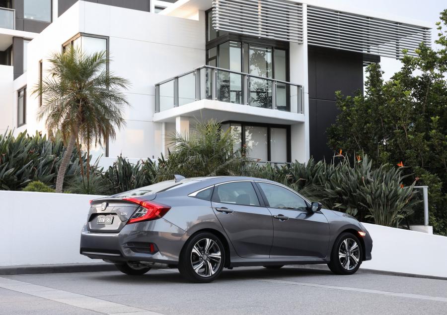  Honda Civic VTi-LX Sedan (FC) 2019 года  (AU) (фото 21 из 28)